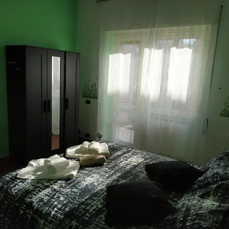 Claudia A Monteverde